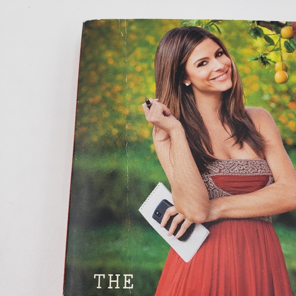 2/$10 The Everygirl's Guide To Life Book Menounos - Picture 7 of 10